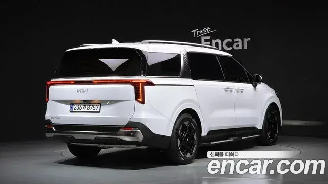 Kia Carnival 2024 — Photo 2/20