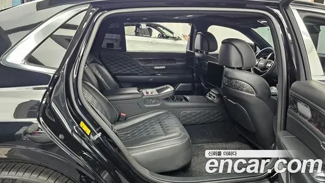 Genesis G90 2023 — Photo 12/20