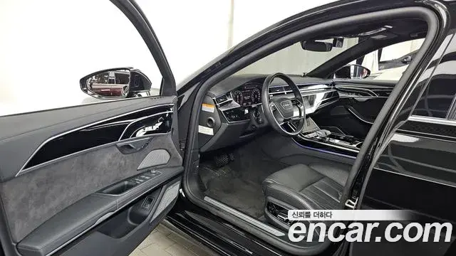 Audi A8 2021 — Photo 10/20