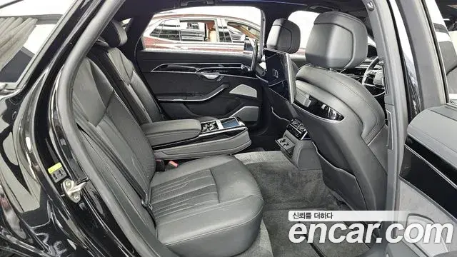 Audi A8 2021 — Photo 12/20