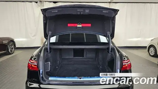 Audi A8 2021 — Photo 20/20