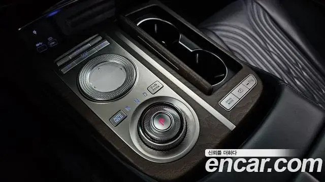 Genesis Electrified G80 2020 — Photo 7/20