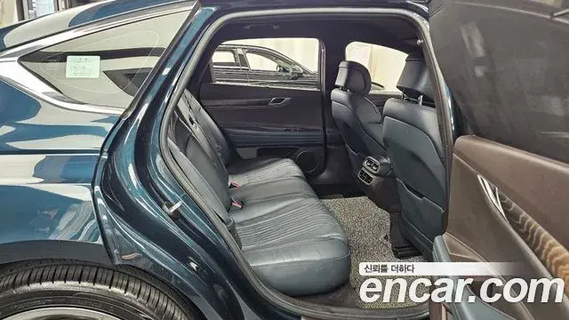 Genesis Electrified G80 2020 — Photo 10/20