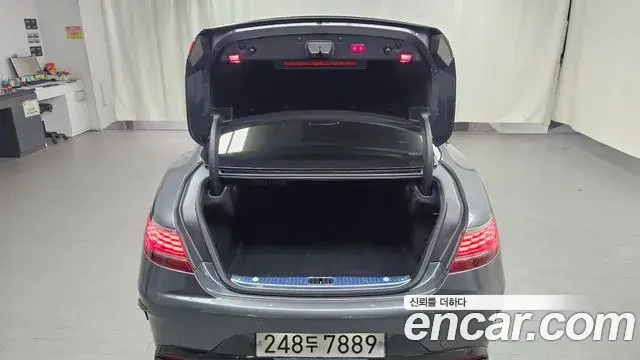 Mercedes-Benz S-Class 2018 — Photo 17/20