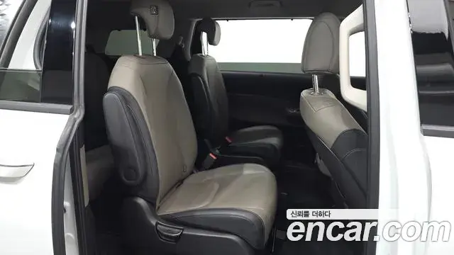 Kia Carnival 2024 — Photo 11/20