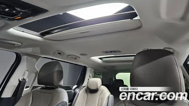 Kia Carnival 2025 — Photo 17/20