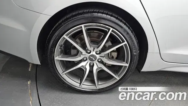 Genesis G70 2018 — Photo 5/20