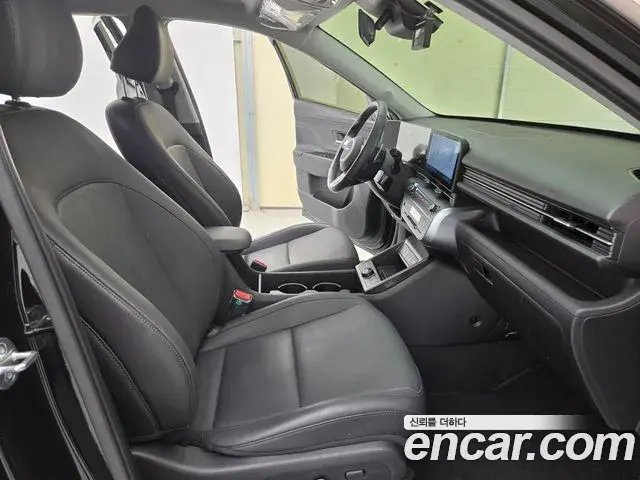 Hyundai Kona 2023 — Фото 10/20