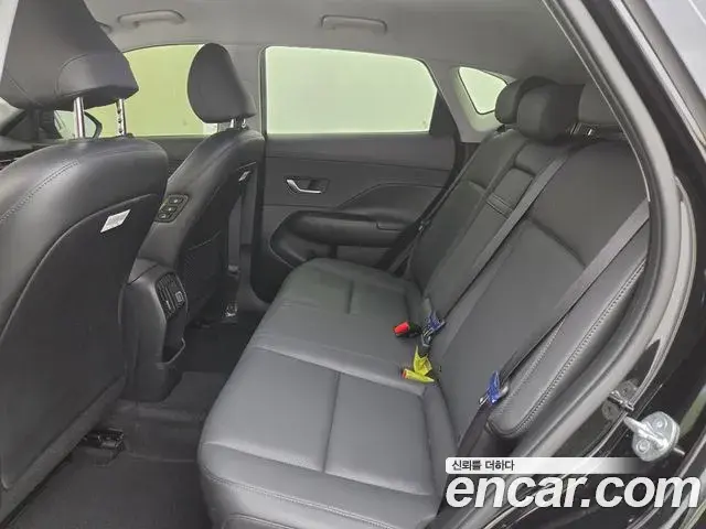 Hyundai Kona 2023 — Фото 11/20