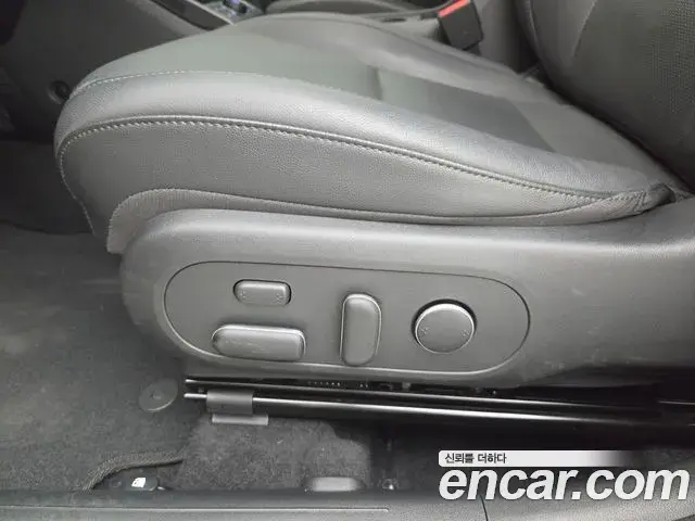Hyundai Kona 2023 — Фото 15/20