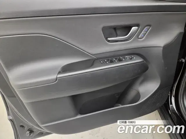 Hyundai Kona 2023 — Фото 16/20