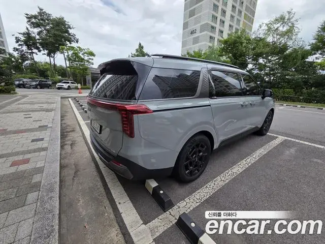 Kia Carnival 2025 — Şəkil 7/16