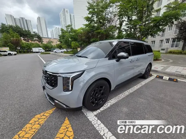 Kia Carnival 2025 — Şəkil 8/16