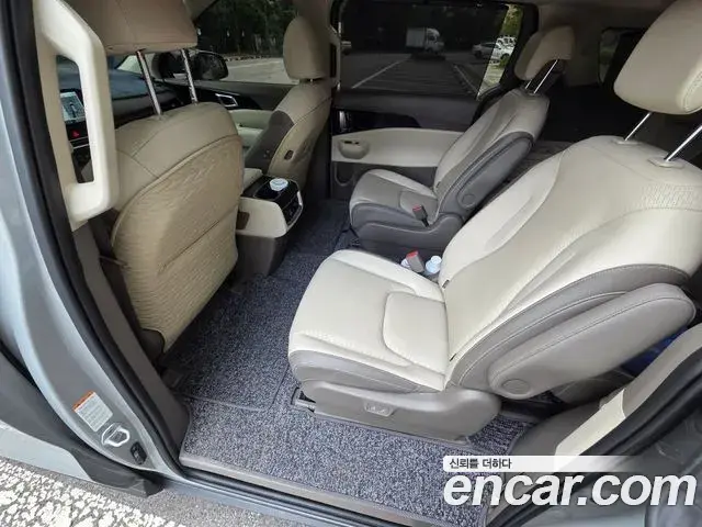 Kia Carnival 2025 — Şəkil 15/16