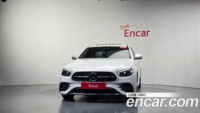 Mercedes-Benz E-Class 2022 — Фото 3/20