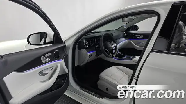 Mercedes-Benz E-Class 2022 — Фото 10/20