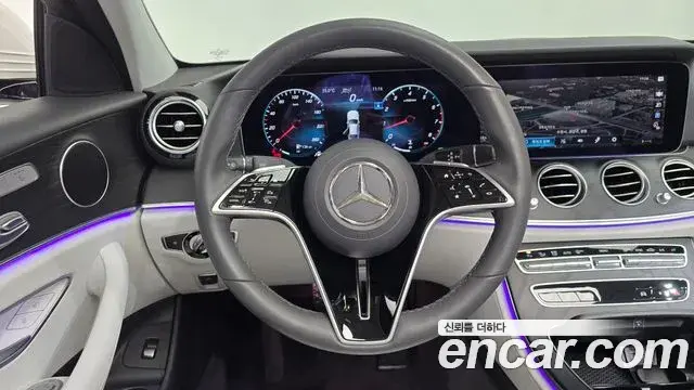 Mercedes-Benz E-Class 2022 — Фото 13/20