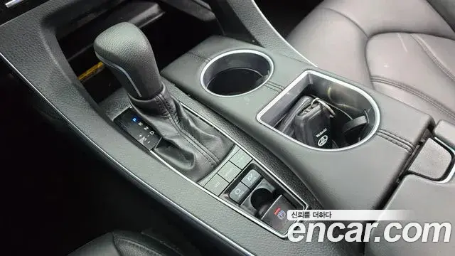 Toyota Avalon 2019 — Photo 9/20