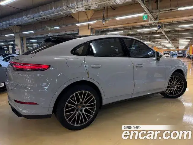 Porsche Cayenne, 2023