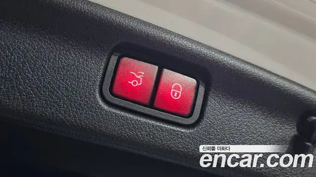 Mercedes-Benz C-Class 2023 — Photo 19/20