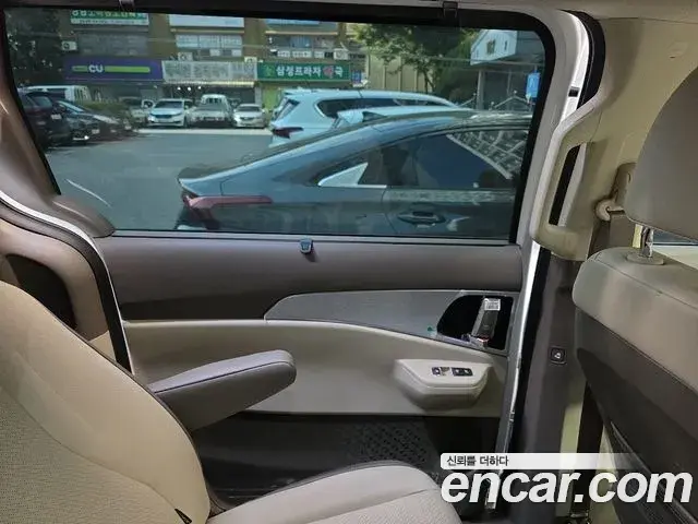 Kia Carnival 2025 — Photo 9/20