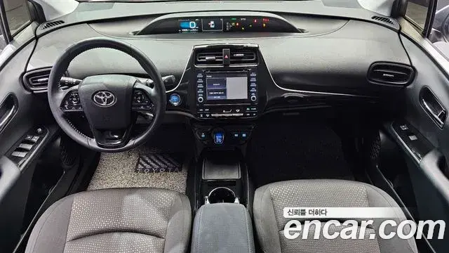 Toyota Prius 2021 — Фото 7/20