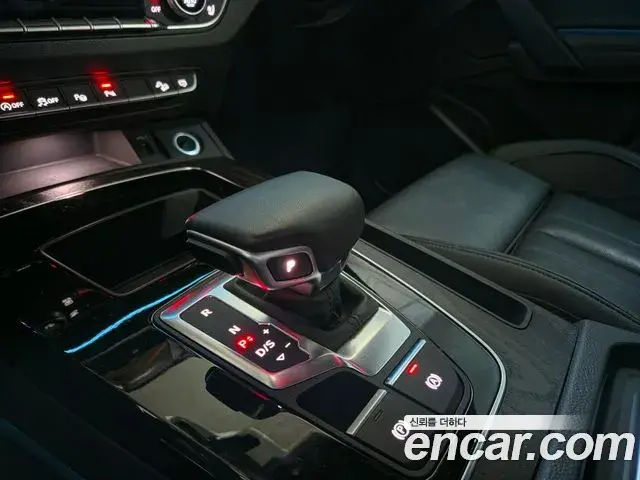 Audi Q5 2023 — Photo 8/18