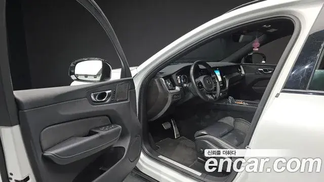 Volvo XC60 2020 — Şəkil 10/20