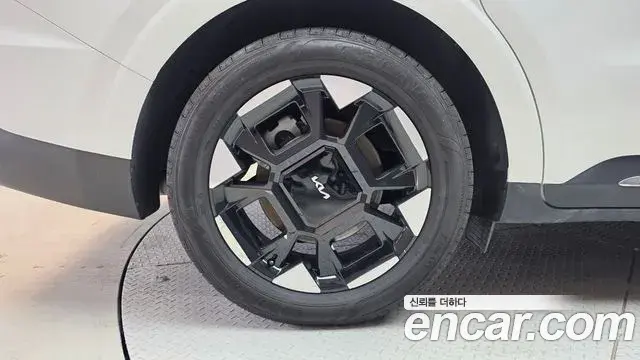 Kia Carnival 2023 — Photo 5/20