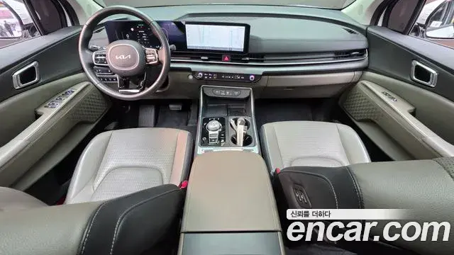 Kia Carnival 2023 — Photo 7/20