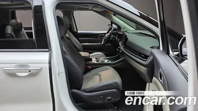 Kia Carnival 2023 — Photo 12/20