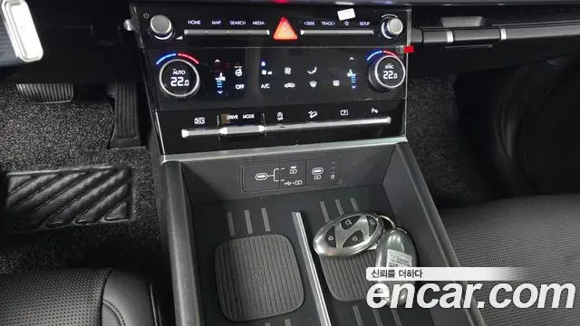 Hyundai Santa Fe 2023 — Photo 9/20