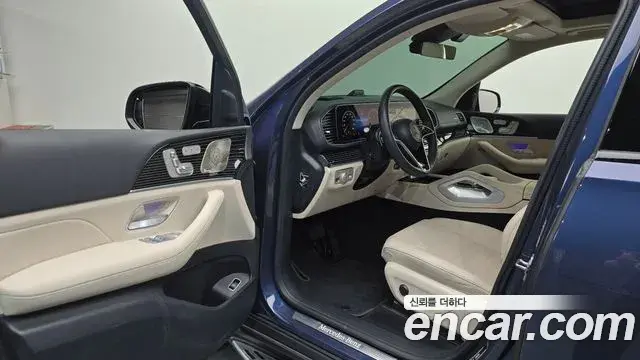 Mercedes-Benz GLE-Class 2023 — Photo 10/20