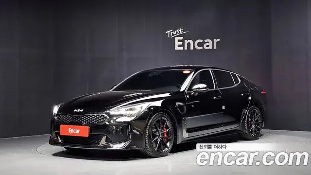 Kia Stinger 2022 — Photo 1/20