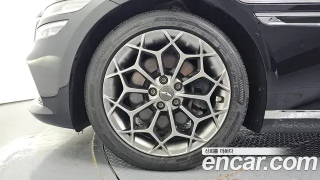 Genesis Electrified G80 2021 — Photo 5/20