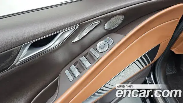 Genesis Electrified G80 2021 — Photo 13/20