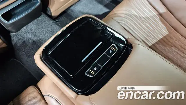 Genesis Electrified G80 2021 — Photo 18/20