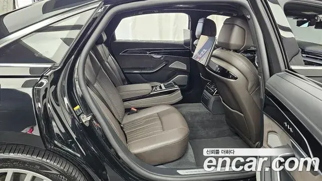 Audi A8 2021 — Photo 11/20