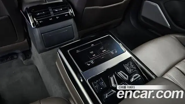 Audi A8 2021 — Photo 20/20