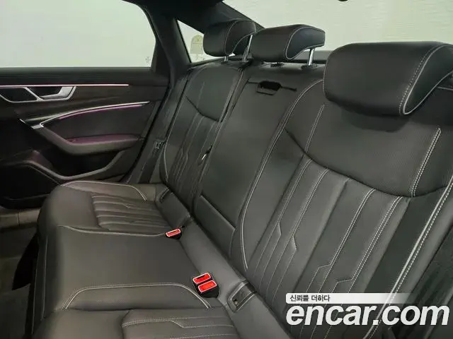 Audi A6 2025 — Photo 11/18
