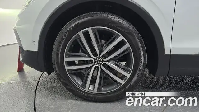 Volkswagen Tiguan 2022 — Photo 5/20