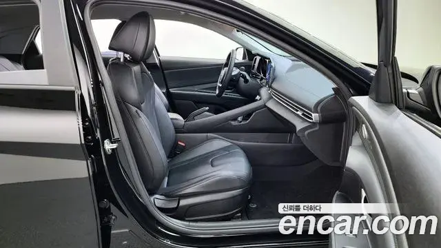 Hyundai The New Avante Hybrid 2020 — Photo 9/20