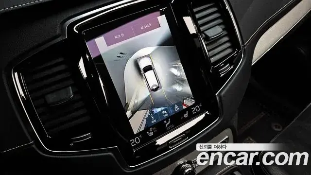 Volvo XC90 2020 — ფოტო 16/20