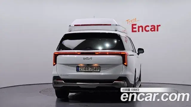 Kia Carnival 2024 — ფოტო 10/20