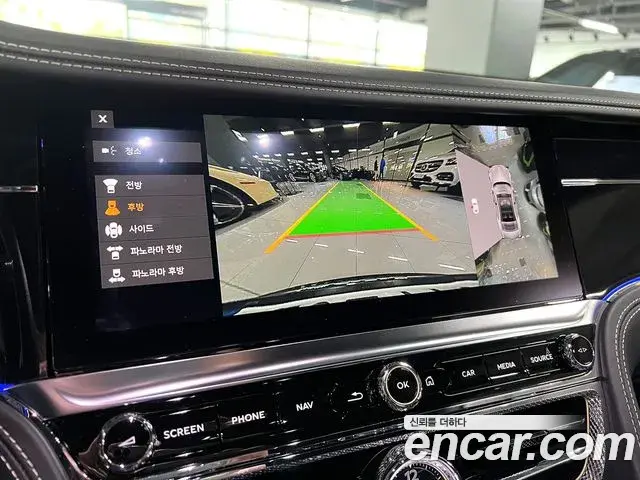 Bentley Flying Spur 2020 — ფოტო 14/20