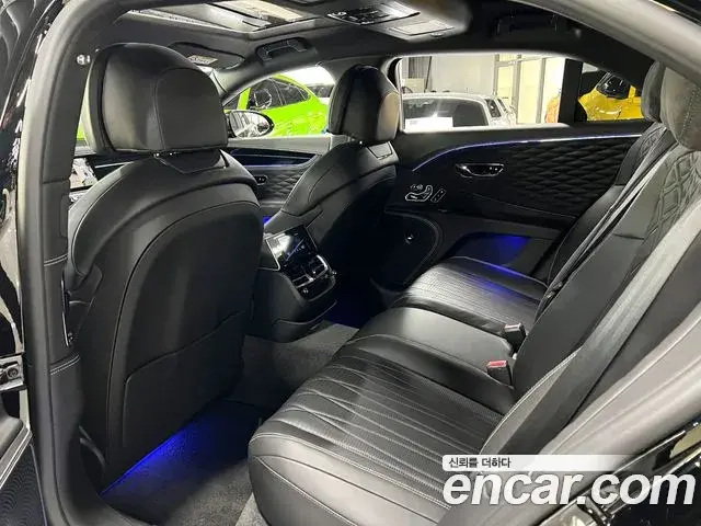 Bentley Flying Spur 2020 — ფოტო 19/20