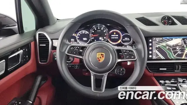 Porsche Cayenne 2023 — Photo 10/20