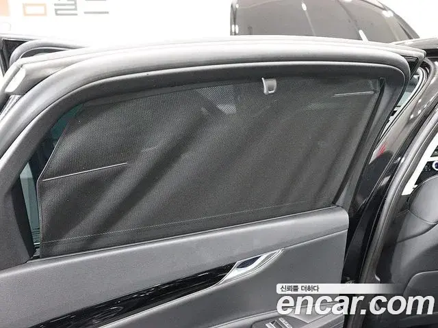 Genesis G80 2022 — ფოტო 18/20