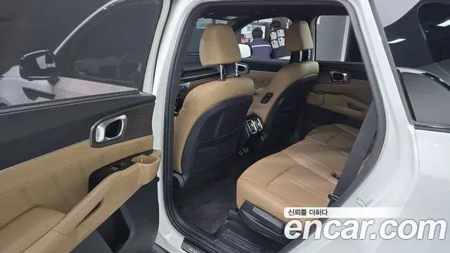 Kia Sorento 2023 — Фото 11/20