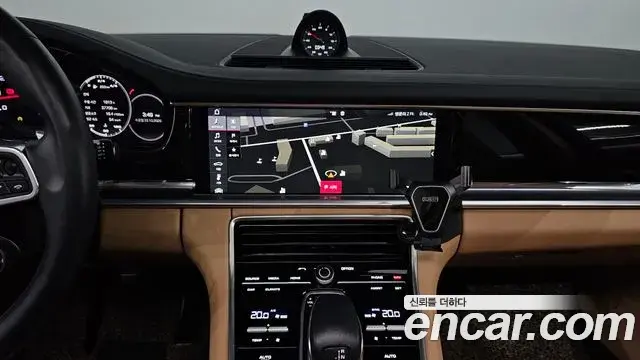 Porsche Panamera 2018 — ფოტო 20/20